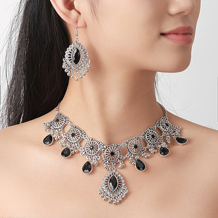 Vintage Hollow Pendant Jewelry Set