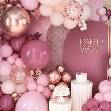 Elegant Gray & Pink Balloon Arch for Women’s Celebrations