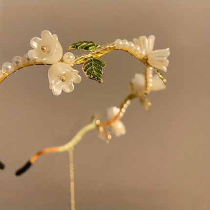 Elegant Lily Pearl Hair Hoop