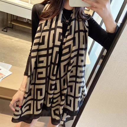 Elegant Geometric Pattern Women’s Scarf
