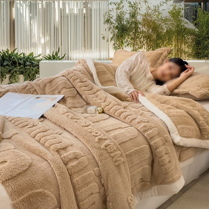 Cozy All-Season Fleece Blanket - Soft & Warm Comfort  (Pillowcase Not Included)
