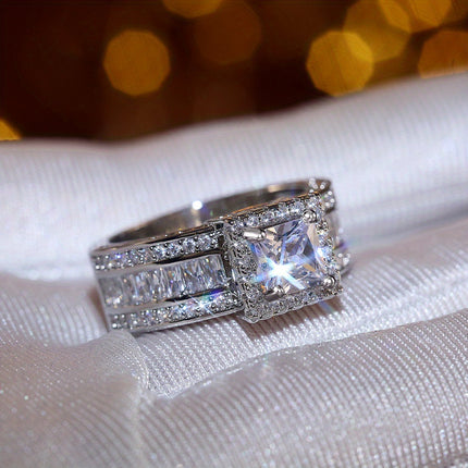 Shiny Halo Square Cut Zirconia Ring