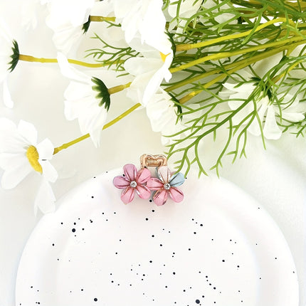 Elegant Crystal Flower Hair Claw – Stylish Alloy Shark Clip