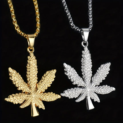 Xiha Maple Leaf Pendant Necklace