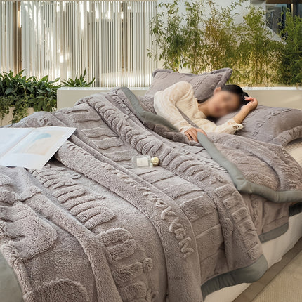 Cozy All-Season Fleece Blanket - Soft & Warm Comfort  (Pillowcase Not Included)