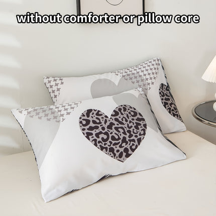 Leopard Print Heart Comforter Set - Cozy & Stylish Bedding