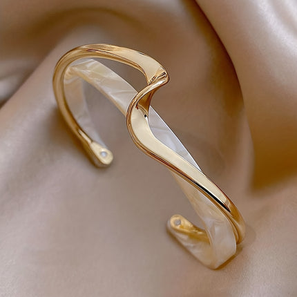 18K Golden Wave Cuff Bangle