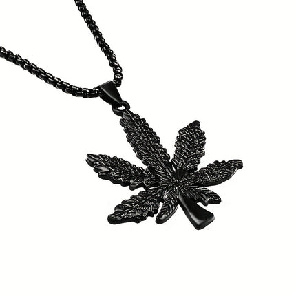 Xiha Maple Leaf Pendant Necklace
