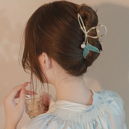Sweet Whale Tail Hair Claw