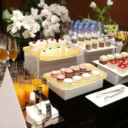 Elegant 10pcs Golden Foil Cake & Dessert Trays Set