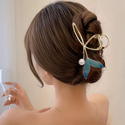 Sweet Whale Tail Hair Claw
