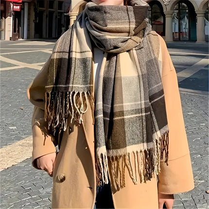 Handcrafted Plaid Men’s Knit Scarf