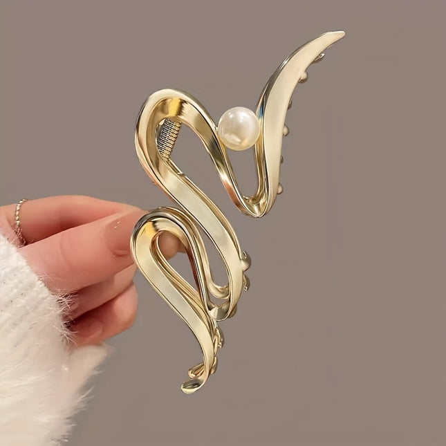 Golden Pearl Wave Hair Clip – Shark-Shaped Design