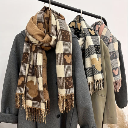 Elegant Double-Sided Heart Check Scarf