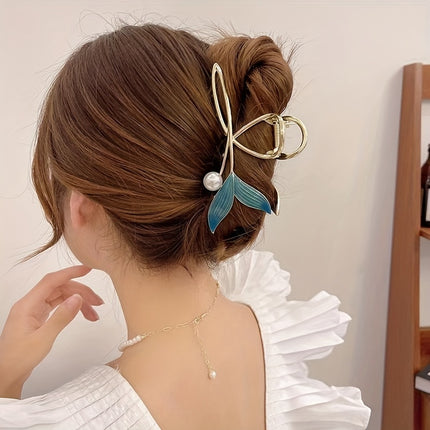 Sweet Whale Tail Hair Claw
