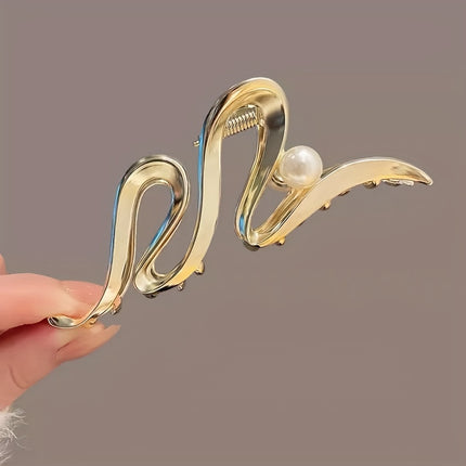 Golden Pearl Wave Hair Clip – Shark-Shaped Design