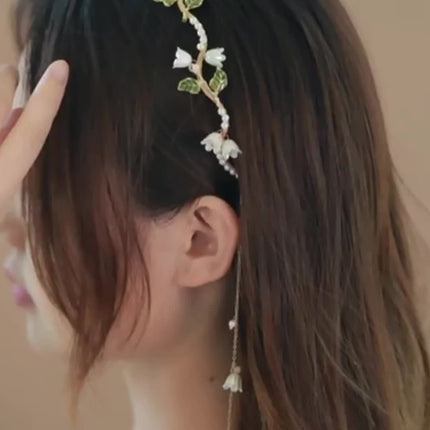 Elegant Lily Pearl Hair Hoop