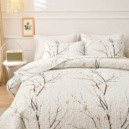 Elegant Plum Blossom Quilt Set – Soft & Breathable Comfort