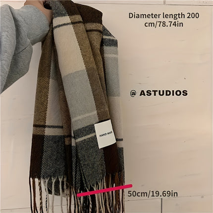 Handcrafted Plaid Men’s Knit Scarf
