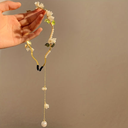 Elegant Lily Pearl Hair Hoop